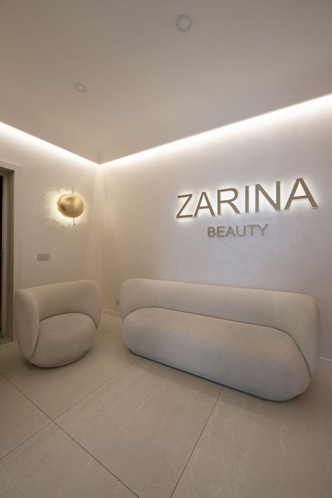 Zarina Beauty, Rome, Italy 2021 Stunning beauty center in Rome Designed by Elena Plugina Makeup Studio Decor, Small Office Design Interior, Design Studio Workspace, Beauty Therapy Room, Esthetics Room, Small Office Design, Salon Suites Decor, Boutique Spa, Esthetician Room