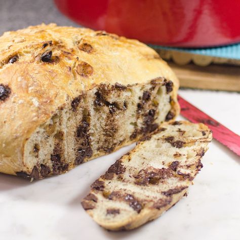 Dutch Oven Chocolate Chip Bread Vanilla Bread Recipe, Vanilla Bread, Chocolate Chip Bread Recipe, Bread Head, Baking Breads, Beet And Goat Cheese, Yeast Recipes, Oven Bread, Bread Sandwich