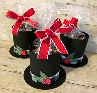 Xmas Snowflakes, Christmas Extravaganza, Christmas Party Hats, Stampin Up Weihnachten, Christmas Treats Holders, Trending Christmas Gifts, Candy Crafts, Christmas Favors, Treat Holder