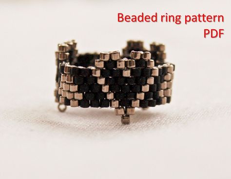 Beaded Heart Ring Pattern by ColourPassion on Etsy Odd Numbers, Bronze Earrings, Brick Stitch, Beading Patterns, Heart Ring, Color Coding, Ear Cuff, Etsy Gifts, Etsy Shop