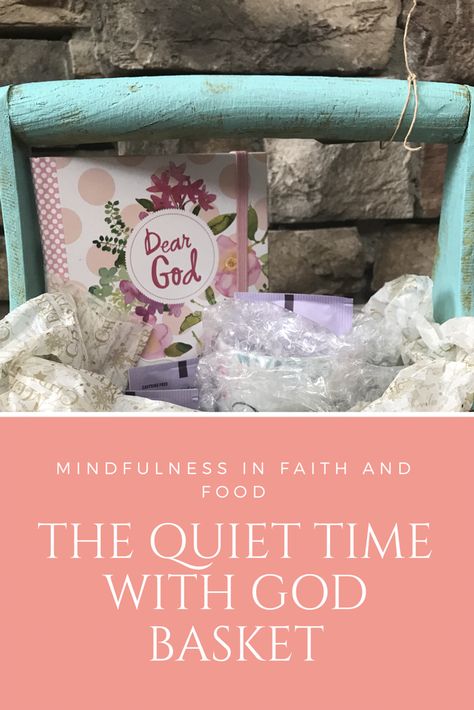 Make quiet time with God your priority this year, #mindfulnessinfaithandfood, #newyearsresolutions, #quiettimewithgod, #prayerjournal Quiet Time Basket, Quiet Time With God, Mom Devotional, Blogger Ideas, Faith Stories, Make Better Choices, Time With God, Read The Bible, Reading Tips