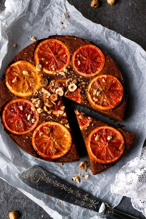 Blood Orange Upside Down Cake (grain-free & vegan) Cake With Oranges, Rainbow Eating, Orange Upside Down Cake, Chestnut Flour, Espresso Truffles, Vegan Cakes, Healthy Clean Eating, Chocolate Tart, Tea Break