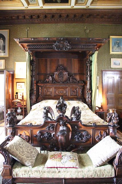 English Country House Interior, Kingston Lacy, Antique Furniture For Sale, Country House Interior, Stately Homes, Antique Beds, English Country House, Stately Home, English Cottage