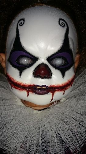 Scary Clown Decorations Creepy Carnival, Evil Clown Halloween Decorations, Creepy Painted Dolls, Scary Dolls Creepy Halloween, Scary Dolls Diy, Halloween Dolls Creepy, Creepy Carnival Costumes, Scary Dolls Creepy, Creepy Halloween Dolls