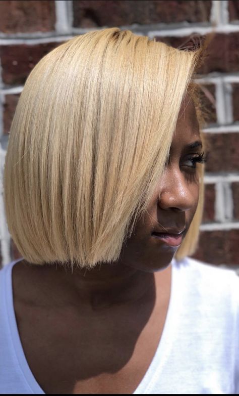 Blonde Bob On Brown Skin, Medium Length Blonde Hair Black Women, Blonde Bob Natural Hair, Blonde Bob Black Women Natural Hair, Blonde Bob Hairstyles For Black Women, Honey Blonde Bob Black Women, Blonde Bob Black Women, Blond Bobs, Blue Natural Hair