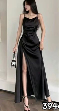 Aesthetic Prom Dress Black, Classy Dress For Wedding Guest, Wedding Dress Guest Black, Black Prom Dress Long Elegant, Party Classy Outfit, Black And Red Outfit Classy, Classy Black Dress Aesthetic, Black Dinner Dresses, Graduation Black Dress