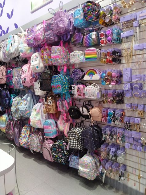 Mr Diy Store Aesthetic, Childrens Boutique Ideas, Kids Clothing Store Design, Stationery Store Design, Diy Crafts Knitting, Cute Stationary School Supplies, Clothing Store Design, Cute School Stationary, Cute Furniture