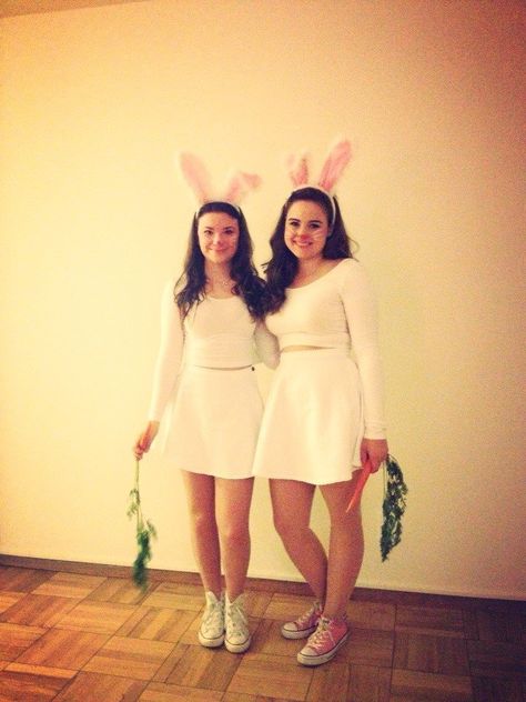 76 Halloween Costumes For Women That Are Seriously GENIUS Bunnies Diy Bunny Costume Women, Bunny Costume Women, Cute Bunny Costume, Ahg Swaps, Bff Costumes, Hen Ideas, Football Friday, Bff Stuff, Friend Costumes