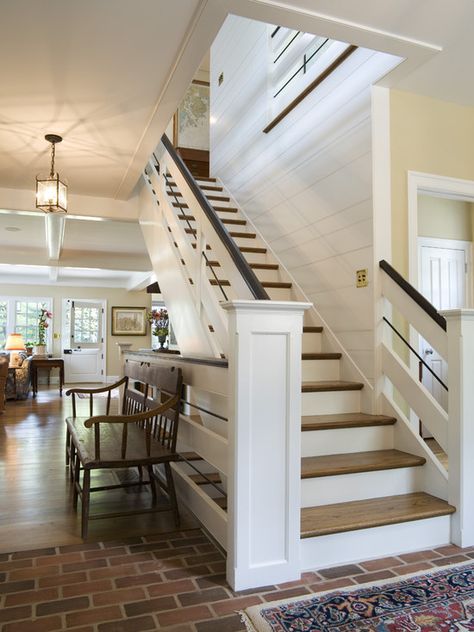 Traditional Staircase Open Staircase Design, Pictures, Remodel, Decor and Ideas - page 8 Cottage Staircase, Staircase Layout, Farmhouse Staircase, Luxury Stairs, Straight Stairs, Tongue And Groove Walls, Transitional Interior Design, Traditional Staircase, Open Staircase