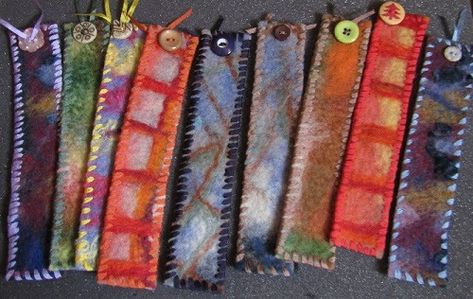 Needle Felted Bookmarks, Wool Bookmarks, Felted Bookmarks, Living Felt, Art Felting, Felting Crafts, Bookmark Collection, Quilt Techniques, Mom Crafts