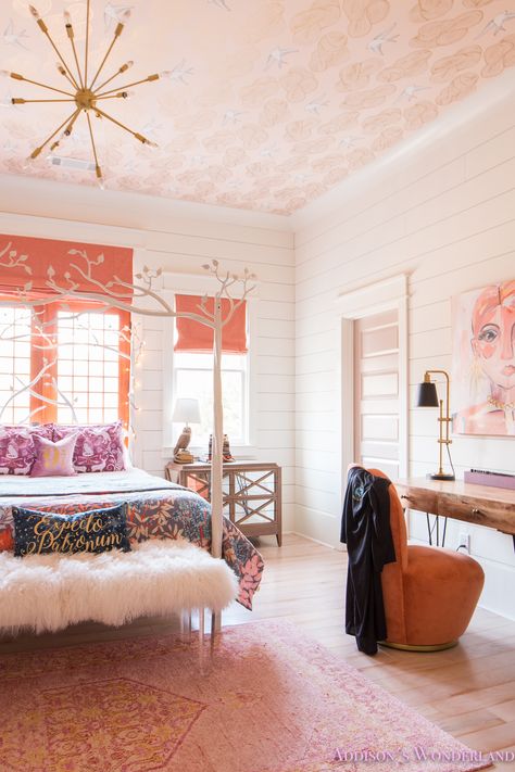 harry-potter-themed-bedroom-decor Harry Potter Themed Bedroom, Coral Bedroom, White Shiplap Wall, Wallpaper Ceiling, Bedroom Renovation, Christmas Bedroom, Chic Bedroom, The Bedroom, Bedroom Themes