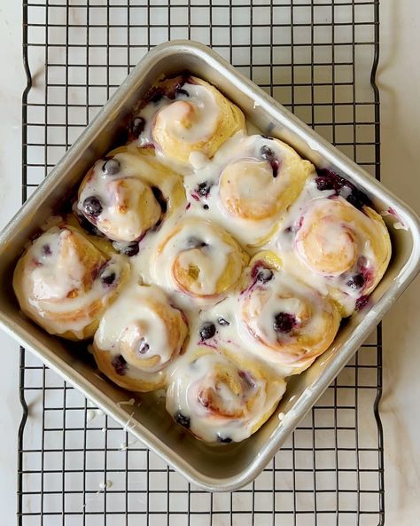 Lemon Blueberry Sweet Rolls - That Bread Lady Blueberry Rolls, Blueberry Sweet Rolls, Nice Buns, Lemon And Blueberry, Frozen Rolls, Lemon Cream Cheese Frosting, Breakfast Rolls, Fun Buns, Blueberry Desserts