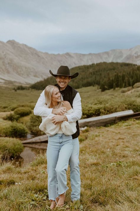 Cute and Playful Colorado Engagement Session | Rocky Mountain Bride Engagement Pictures In Mountains, Montana Engagement Photos, Horse Engagement Photos, Engagement Photos Mountains, Colorado Photoshoot, Colorado Engagement Pictures, Colorado Mountain Engagement Photos, Mountain Engagement Shoot, Vintage Engagement Photos