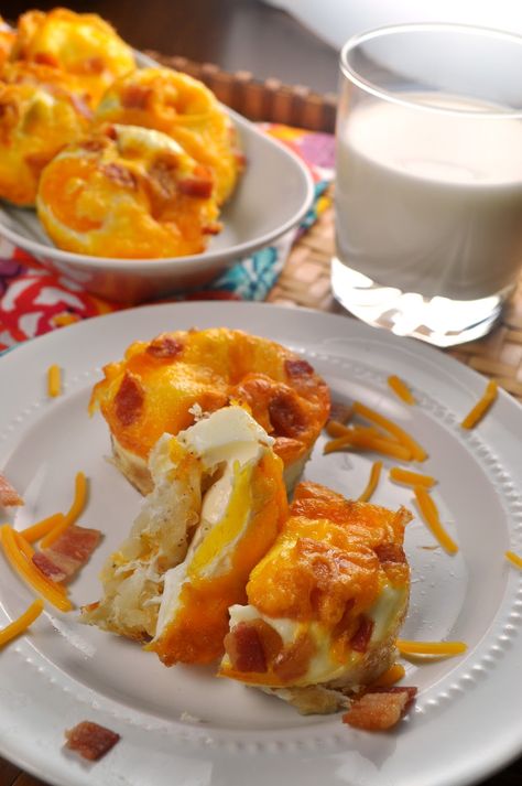 Pinterest Recipe: Bird’s Nest Breakfast Cups Baked Hashbrowns, Bird In Nest, Jumbo Muffins, Easy Bird, Good Recipes, Breakfast Eggs, Breakfast Party, Breakfast Cups, New Food