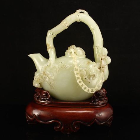 Jade Sculpture, Carved Gemstones, Chinese Bamboo, Teapots Unique, Chinese Jade, Hetian Jade, Teapots And Cups, China Art, Ancient China