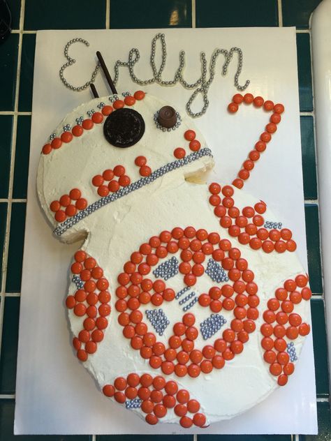 BB8 birthday cake Star Wars cake DIY Star Wars Cake Diy, Star Wars Birthday Cake, Baby Boy Birthday Cake, Star Wars Food, Cake Diy, Star Wars Bb8, Star Wars Cake, Star Wars Diy, Star Wars Birthday Party