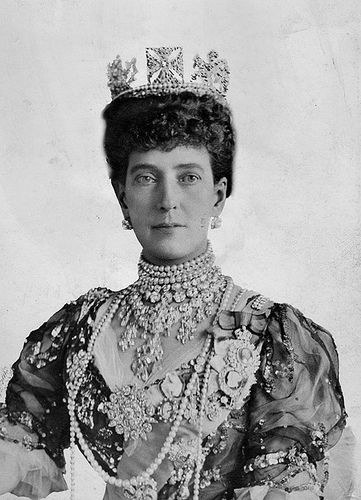 Princess Alexandra Caroline Marie Charlotte Louise Julie of Denmark,Queen of Great Britain 1 December 1844-20 November 1925.Daughter of King Christian lX of Denmark & Louise Wilhelmina Fredericka Caroline Augusta Julie of Hesse-Cassel.Queen Consort of Great Britain 22 January 1901-6 May 1910.Married King Edward Vll on March 1863 Princess Alexandra Of Denmark, Alexandra Of Denmark, Princess Louise, Rainha Elizabeth Ii, George Iv, Queen Consort, Queen Alexandra, King Edward Vii, English Royalty