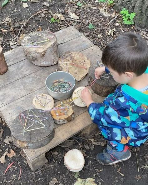 Forest School Ideas Eyfs, Forest School Fire Pit, Nature Center Preschool, Forest School Ideas Preschool, Forest School Set Up Ideas, Autumn Outdoor Activities, Outdoor Learning Spaces Elementary, Outdoor Provocations Early Childhood, Outdoor Learning Kindergarten