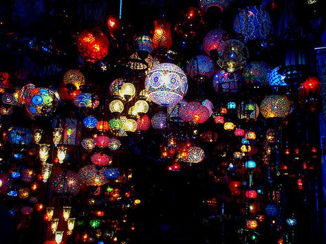 Turkish lights  Photo by: Acrossthelines Underconsumption Aesthetic, Turkish Lanterns, Messy Aesthetic, Turkish Lights, Arte Grunge, Pretty Pictures, I Tried, Art Inspo, Aesthetic Wallpapers