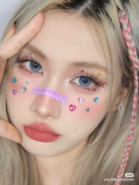 Face Stickers Makeup, Ulzzang Makeup Tutorial, Makeup Layout, Glittery Eye Makeup, Gem Makeup, Valentine's Day Makeup, Face Rhinestones, Concert Makeup, Makeup Stickers