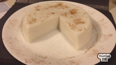 Tembleque Puerto Rico Coquito Recipe, Tembleque Recipe, Traditional Coquito Recipe, Tres Leches Recipe, Coquito Recipe, Spanish Desserts, Fatty Foods, Puerto Rican Dishes, Latin Recipes