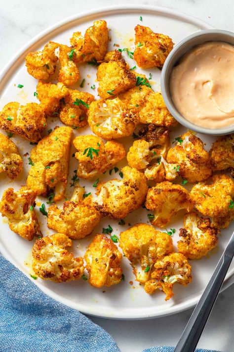 Crispy Air Fryer Cauliflower - No Breading Power Air Fryer Recipes, Air Fryer Cauliflower, Diet Apps, Air Fryer Oven Recipes, Cauliflower Recipe, Fry Recipes, Cauliflower Bites, Fried Cauliflower, Air Fryer Dinner Recipes