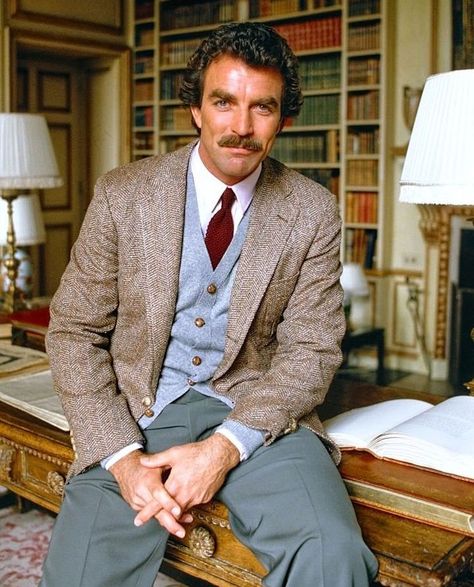 Vintage Male Aesthetic, Tom Selleck Style, Tom Selleck 80s, Tom Selleck Friends, Chris Appleton, Jesse Stone, Older Mens Hairstyles, Magnum Pi, Burt Reynolds