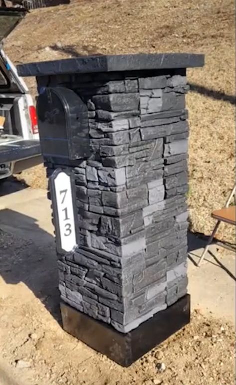 Black Brick Mailbox Ideas, Brick And Stone Mailbox Ideas, Faux Stone Mailbox, Rock Mailbox Ideas, Mailbox Ideas Brick, Brick Mailbox Ideas Curb Appeal, Stone Mailbox Ideas Curb Appeal, Modern Farmhouse Mailbox Ideas, Mail Box Ideas Curb Appeal