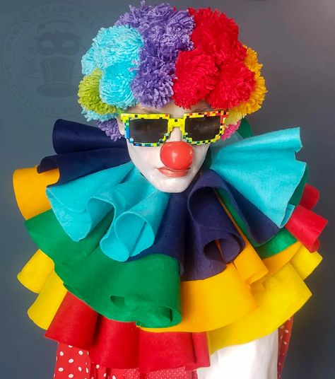 Diy Clown Ruffle Collar, Clown Costume Sewing Pattern, Circus Costumes Women Diy, Diy Clown Collar Ruffles, How To Make Clown Collar, Clown Collar Sewing Pattern, How To Make A Clown Collar, Crochet Clown Collar Free Pattern, Clown Accessories Diy