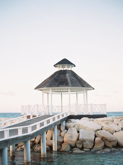 The Dreamiest Beach Wedding With Dinner on the Ocean Pier! Jamaica Pier Tattoo Beach, Wedding On The Water, Key Largo Lighthouse Beach Wedding, Wedding On Cliff Beach, Beach Cliff Wedding Ceremony, Different Wedding Ideas, Manhattan Beach Pier, Pastel Color Palette, Montego Bay Jamaica