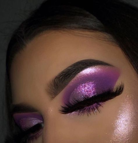 Eye Makeup Glitter, Make Up Designs, Blue Smokey Eye, Extreme Makeup, Purple Eye Makeup, Bold Makeup, Makeup Eye Looks, Creative Eye Makeup, Baddie Makeup