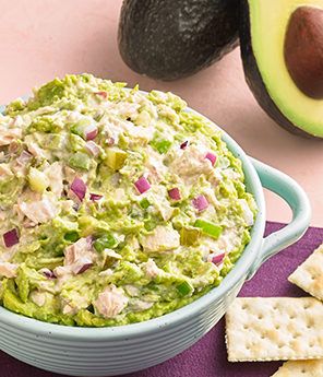 Tuna Salad Guacamole - Avocados From Mexico Avocado Snacks, Guacamole Salad, Classic Tuna Salad, Avocado Recipes Healthy, Kosher Diet, Avocados From Mexico, How To Make Guacamole, Avocado Dip, Mashed Avocado