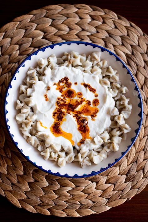 Traditional #Turkish Food, #Manti AKA #Turkish #Ravioli served with yogurt and hot butter sauce Turkish Food, Butter Sauce, Turkish Recipes, Ravioli, Yogurt, Oatmeal, Cereal, Food And Drink, Sauce