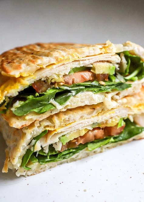 Close up view of easy cottage cheese flatbread made into a sandwich. Cottage Cheese Bread Recipe, Cheese Flatbread Recipes, Easy Protein Meals, Cottage Cheese Eggs, Easy Flatbread, Cheese Bread Recipe, Cheese Flatbread, Protein Recipe, Easy Protein