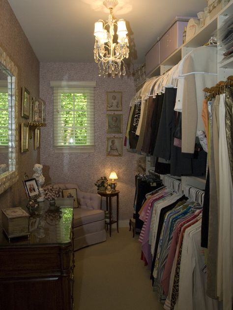 Closet Vintage Look Design, Pictures, Remodel, Decor and Ideas Dream Closet Small Space, Closet Designs Vintage, Room As Closet Ideas, Walk In Closet Ideas Aesthetic, Room Organization Bedroom Aesthetic, Bedroom Turned Into Closet, Vintage Walk In Closet, Spare Bedroom Closet Ideas, Spare Bedroom Closets