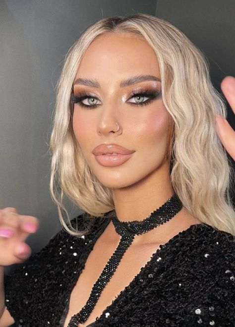 Bold Glam Makeup, Fashion Outfits Dresses, Blonde Hair Makeup, Work Makeup, Fresh Makeup, Flawless Makeup Application, Makeup For Blondes, Power Of Makeup, Glam Makeup Look