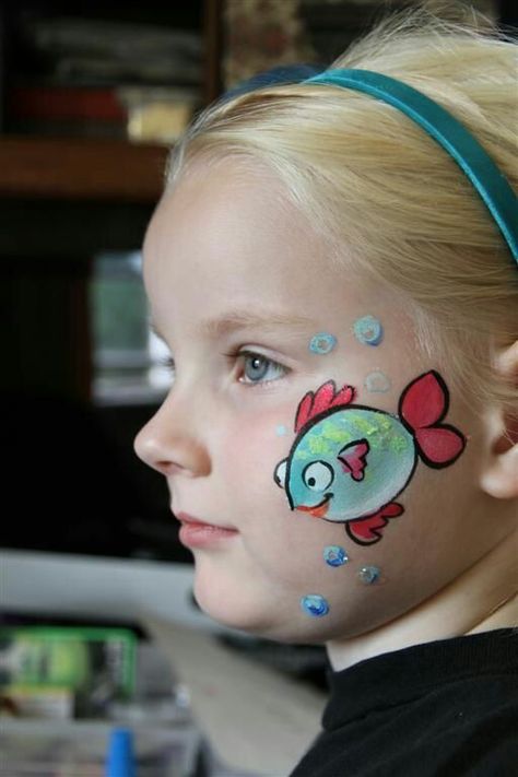 Kids Face Painting Easy, Easy Face Painting Designs, Fairy Face Paint, Face Painting For Boys, Christmas Face Painting, Fish Face, Paint Easy, Diy Rock Art, Face Painting Easy