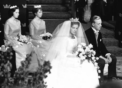 1961 Prince Johann Georg of Hohenzollern and Princess Birgitta of Sweden Scandinavian Wedding, Kroonprinses Victoria, Royal Wedding Gowns, Real Princess, Princess Victoria Of Sweden, Religious Wedding, Royal Wedding Dress, Queen Silvia, Royal Brides