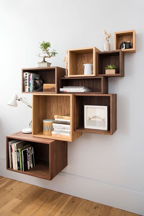 Books Table, Wood Cube, Bookshelves In Living Room, Home Decor Shelves, Bookcase Decor, Home Library Design, Wall Shelf Decor, Cube Shelves, Wall Shelves Design