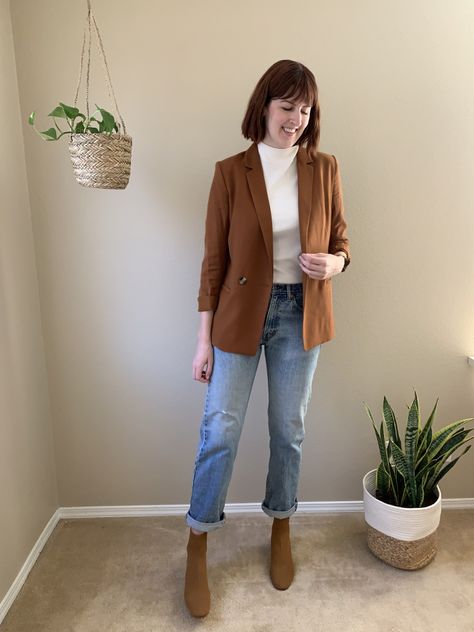 Copper Blazer Outfit, Caramel Blazer Outfit, Caramel Boots Outfit, Light Brown Blazer Outfit, Vintage Levis Outfit, Pinstripe Blazer Outfit, Brown Blazer Outfit, Minimalist Ootd, Styling 101