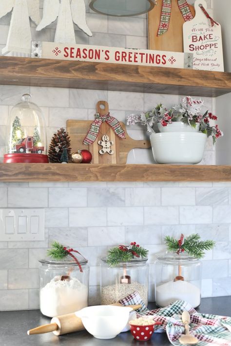 How To Decorate With Kitchen Aid Mixer For Christmas, Home Decor Winter, Tray Decor Christmas, Christmas Neighbor, Neighbor Christmas Gifts, Christmas Decorating Ideas, Farmhouse Christmas Tree, Christmas Decor Inspiration, Christmas Centerpieces Diy