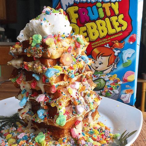 Marshmallow Fruity Pebbles Protein Waffle Tower is the perfect way to start off your Saturday or Sunday morning strong! High Protein Unique Recipes Desserts, Boutique Patisserie, Dessert Nachos, Unicorn Food, Rainbow Waffles, Protein Waffles, Waffle Cake, Rainbow Food, Unique Desserts