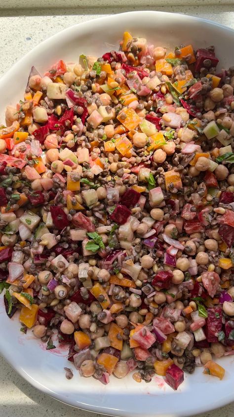 healthygirlkitchen on Instagram: this vegan high-protein lentil salad is actually life-changing✨follow @healthygirlkitchen for more plant-based recipes! Ingredients: (6… Danielle Brown, Yellow Bell Pepper, Brown Lentils, Pickled Beets, High Protein Vegan, Toasted Pine Nuts, Lentil Salad, Vegan Cookbook, Healthy Food Blogs