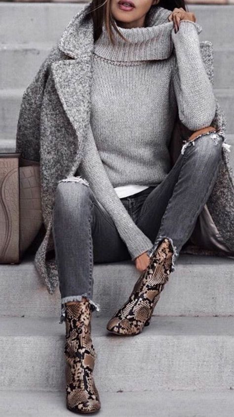 snakes + greys. 10 Winter Outfits, Trendy Winter Fashion, Fall Fashion Coats, Casual Chic Outfits, Print Boots, Wool Winter Coat, Casual Chic Outfit, Snakeskin Print, Casual Winter Outfits