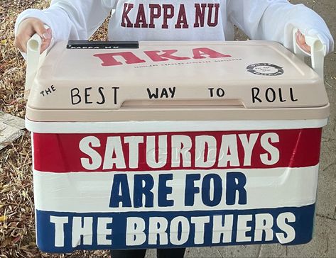 Frat Cooler Top Ideas, Fraternity Coolers Ideas, Ice Chest Ideas Diy Cooler Painting, Twisted Tea Frat Cooler, Frat Cooler Corners, Fiji Frat Cooler, Frat Coolers Ideas Formal, Fiji Frat, Sae Frat Cooler