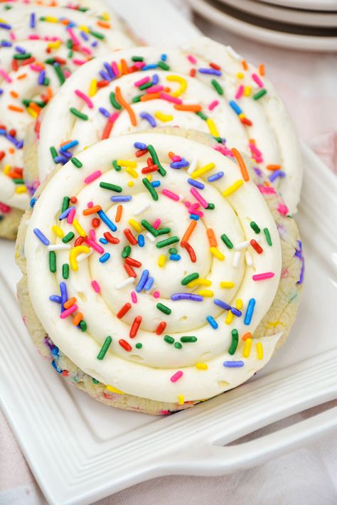 Copycat Crumbl Birthday Cake Cookies Crumbl Sugar Cookie Copycat, Bakery Favorites, Cake Cookie Recipe, Birthday Cake Cookies, Crumble Cookie Recipe, Confetti Cookies, Cookie Contest, Crumble Cookies, Contest Ideas