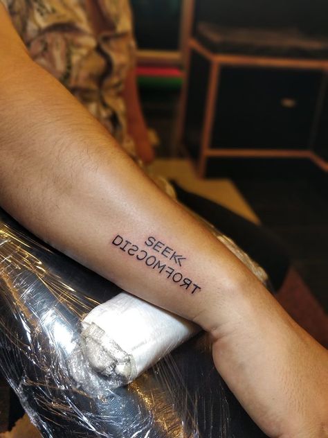 Truth Seeker Tattoo, Seek Discomfort Tattoo Yes Theory, Yes Theory Tattoo, Perception Tattoo Perspective, Philosophy Tattoo Symbols, Seeker Tattoo, Discomfort Tattoo, Seek Discomfort Tattoo, Seek Tattoo