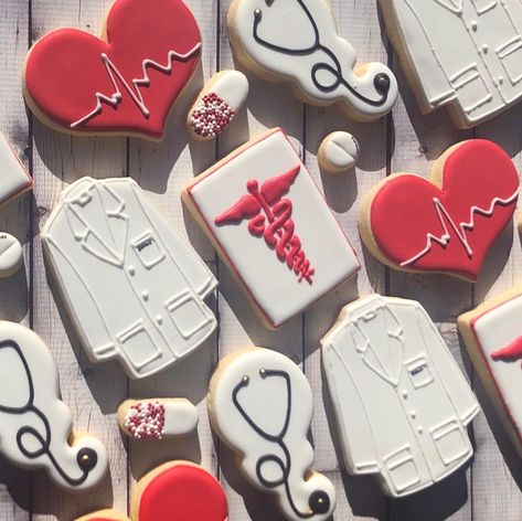 Medical Gift Ideas, Medical School Graduation Cookies, Med School Cookies Decorated, Doctor Cookies Decorated, Doctor Day Cookies, Doctor Cookies Med School, Healthcare Cookies, Doctor Cookies, Residency Graduation