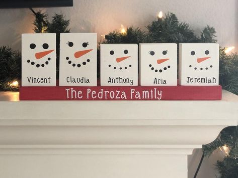 Snowman Family Cricut, Family Christmas Sign, Snowmen Gifts, Snowman Signs, Painted Wood Blocks, Snowman Head, Wooden Snowmen, Wood Snowman, Wooden Christmas Crafts