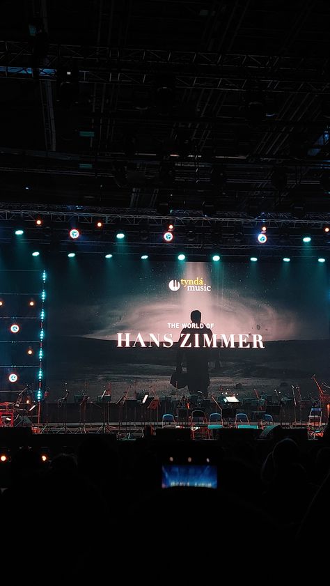 Hans Zimmer Wallpaper, Hans Zimmer Aesthetic, Concert Bucket List, Hans Zimmer Concert, Lavish Aesthetic, Film Composer, Career Vision Board, Concert Aesthetic, Dream Concert